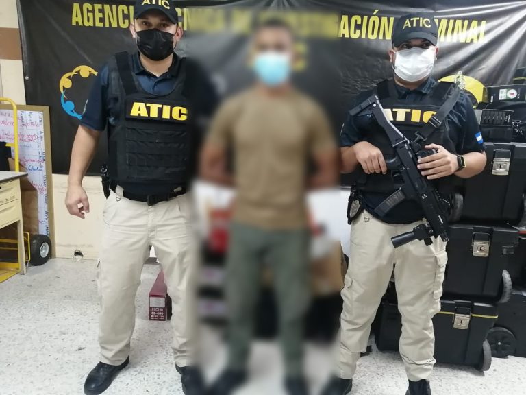 ATIC captura a policía municipal acusado del homicidio de joven en violento desalojo en Río Blanco Cortés