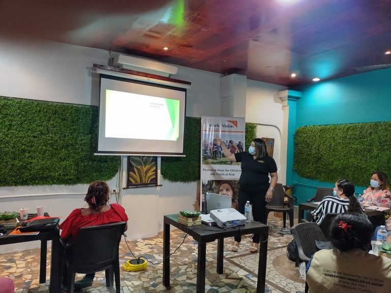 MAIE móvil se instala en La Lima y San Manuel en Cortés y brinda charla de capacitación y asesoría legal a sus habitantes