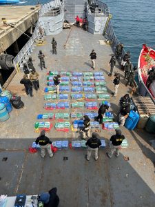 A más de 1.3 tonelada de presunta cocaína asciende incautación del MP y Fuerza Naval en costas insulares