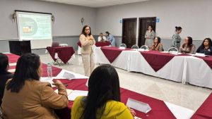 Escuela de Formación del MP “Orlando Arturo Chávez” imparte taller sobre justicia penal juvenil y trata de personas en La Ceiba