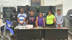 Cinco detenidos con armas y droga mediante allanamientos en San José del Potrero, Comayagua