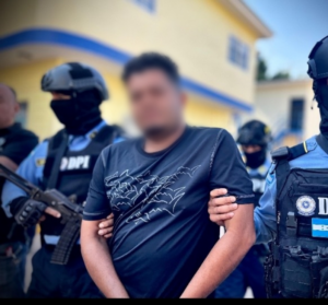 Prisión preventiva contra conductor de taxi, integrante de la banda “Los Vampis”, por abusos sexuales y robos contra mujeres en Tegucigalpa